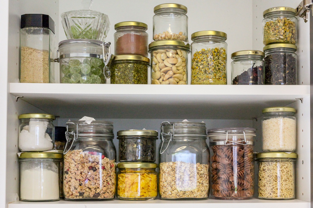 Cómo organizar las tazas de café y que ocupen menos espacio